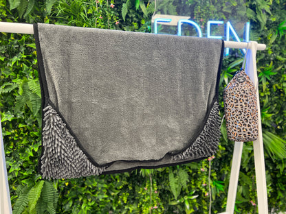 Steel Leopard - Dog Towel + Carry Bag - 95noo5