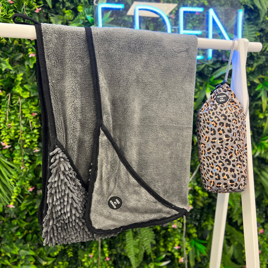 Steel Leopard - Dog Towel + Carry Bag - 95noo5